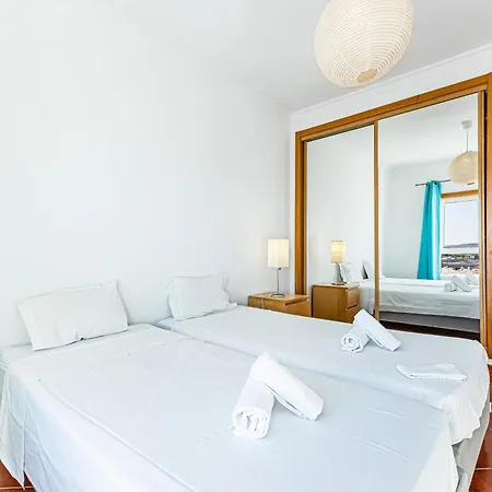 Shinning Waves Apartment