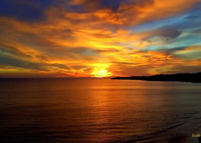 Shinning Waves Armação de Pêra